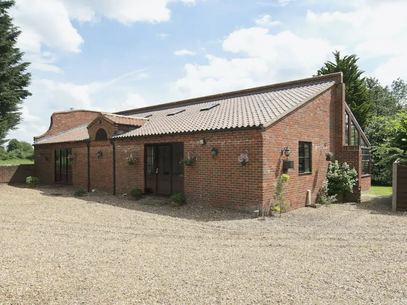 4 bedroom accommodation in Necton, near Swaffham - Image 1