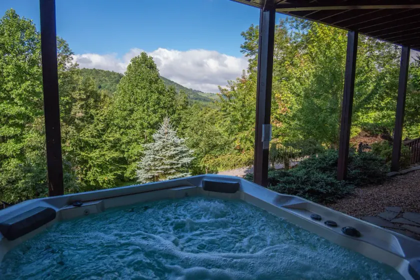 Eagle Ridge | Panoramic Mountain Views | Hot Tub & Game Room - Image 1
