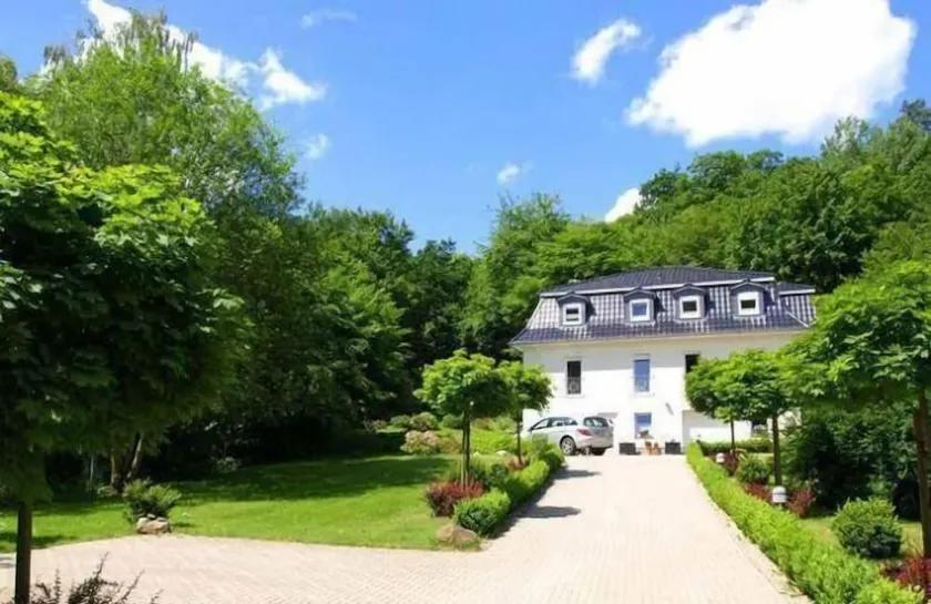 Casa bianca al Kurpark, vista sul giardino dell'appartamento - Image 1