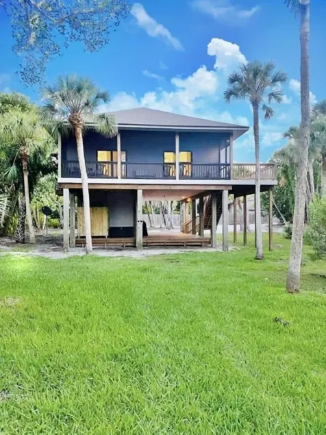 My Sea Shack~ 1 minute to beach, SH Club access, golf cart - Image 1