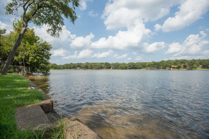 Beautiful Cabin for Two on Cedar Creek Lake - Image 1