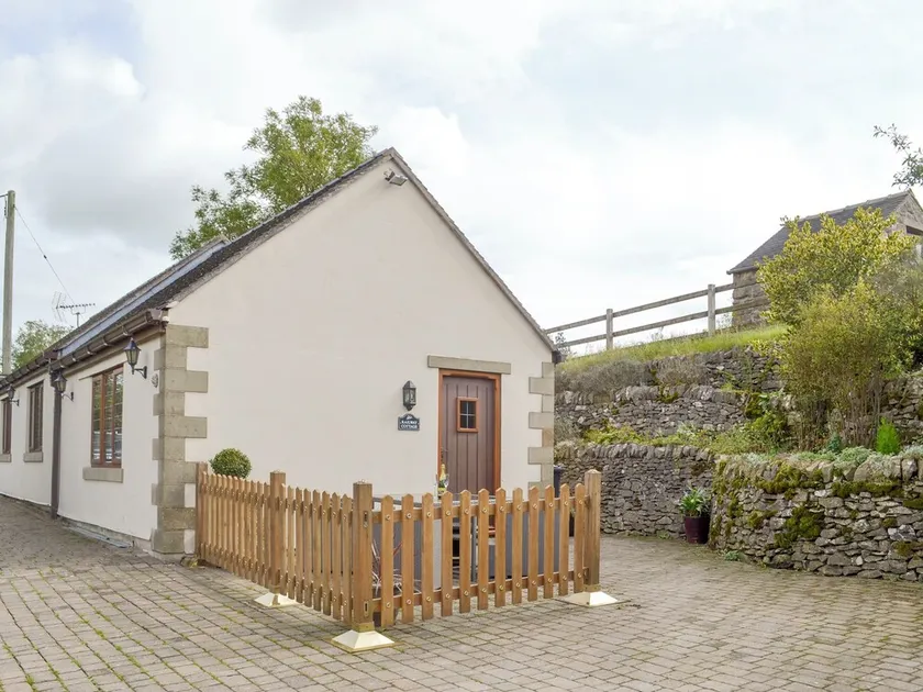 2 Schlafzimmer Unterkunft in Longcliffe, near Ashbourne - Image 1