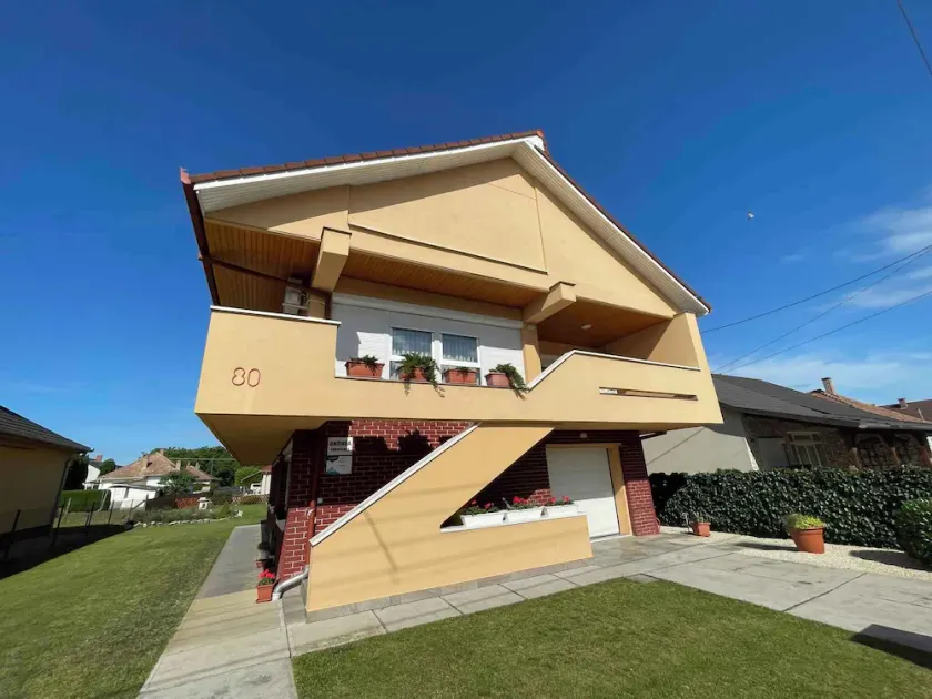 Holiday apartment with barbecue - Image 1
