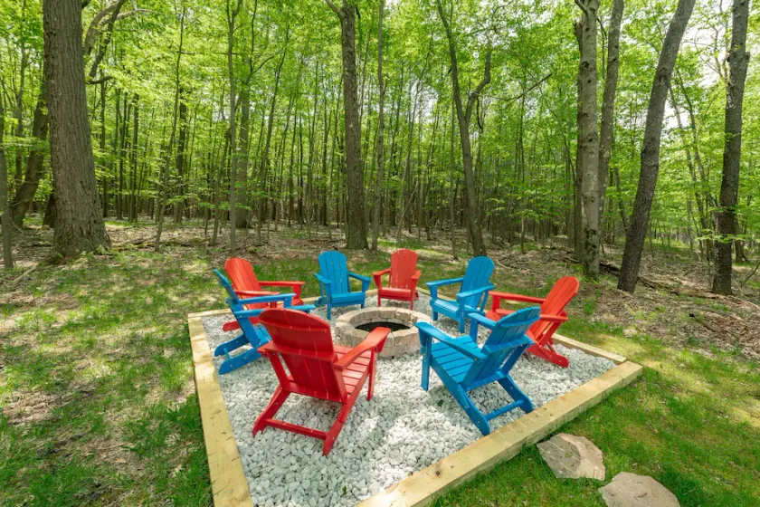 Dog Friendly Mountain Escape w/Fireplace & Hot Tub - Image 1