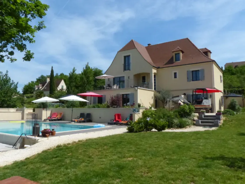 La Figue: Luksus 4 personers lejlighed med privat terrasse og stor swimmingpool + sauna. - Image 1