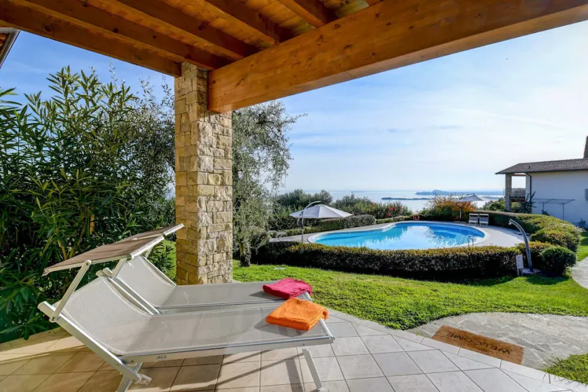 8 Garden Vistalago - Image 1