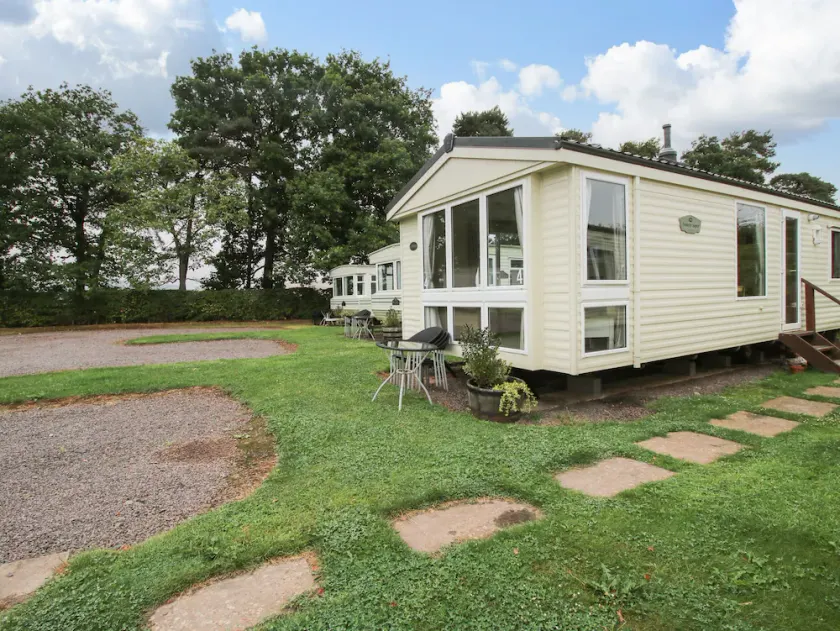 9 Old Orchard - Image 1