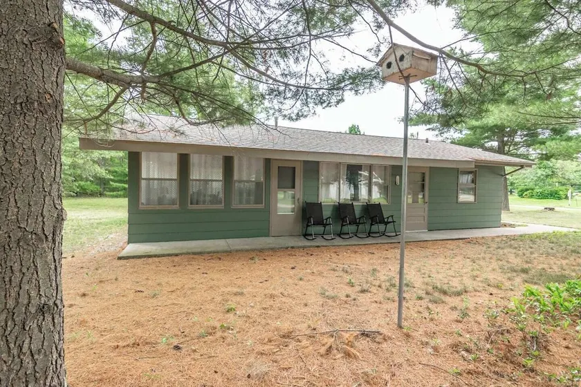 CHARMING COTTAGE STEPS FROM CASTLE ROCK LAKE  - PET FRIENDLY - Image 1