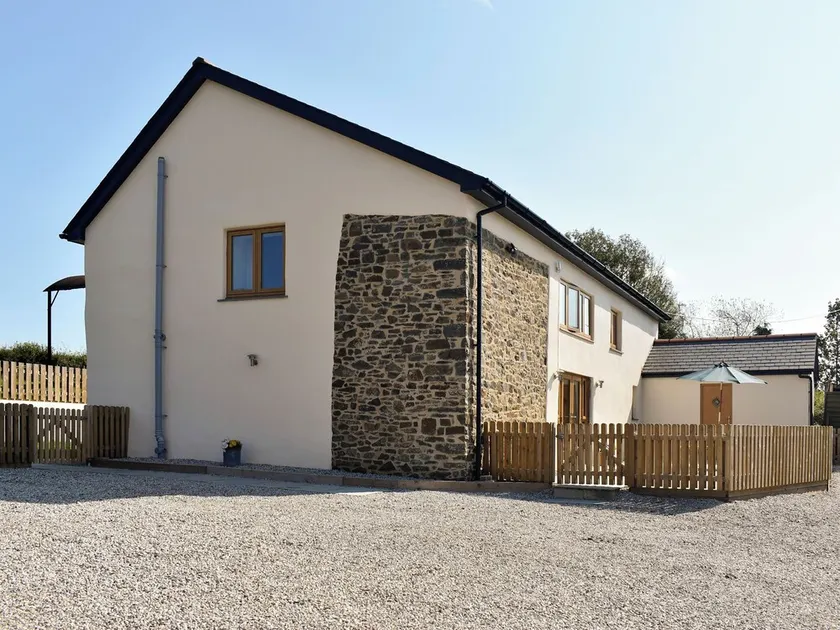 4 bedroom accommodation in Monkokehampton, near Okehampton - Image 1