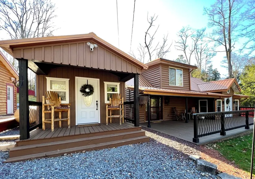 Copper Kettle Lodge in Cook Forest - Image 1