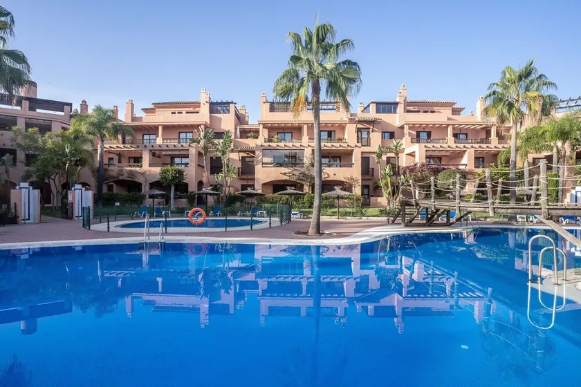 Apartamento entre Estepona-marbella - Image 1