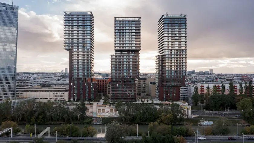Great apartment with view and heated rooftop Pool - Image 1