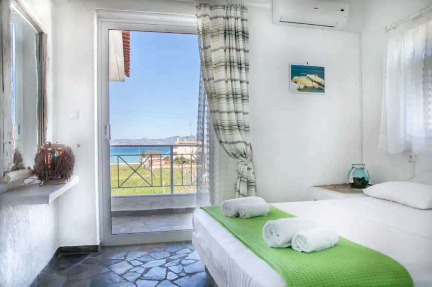 Independent condo, with stunning view just a heartbeat away from the beach - Image 1