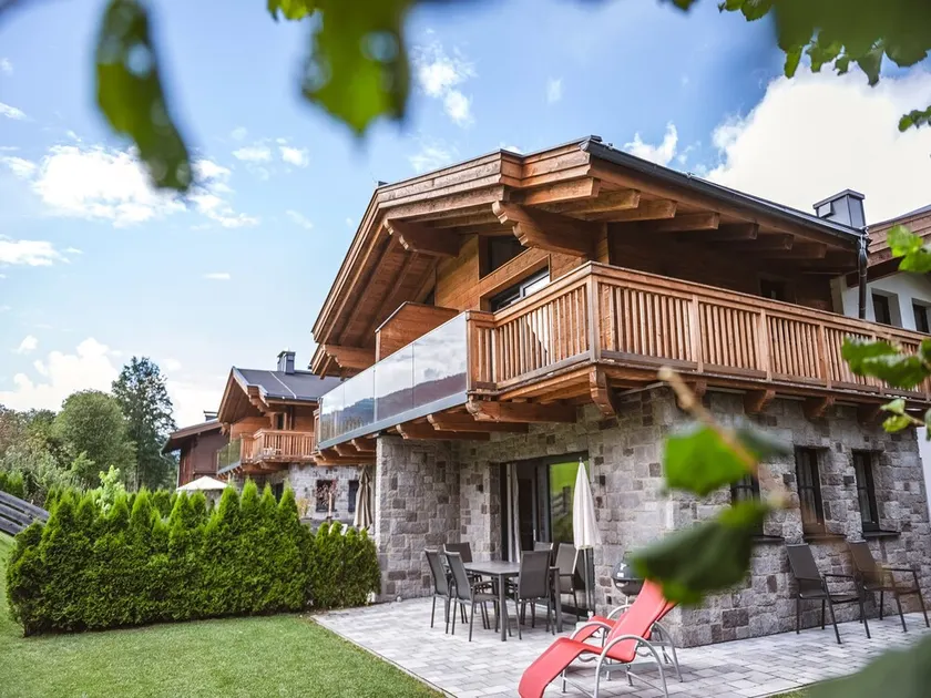 Beautiful chalet with private sauna and views - Image 1