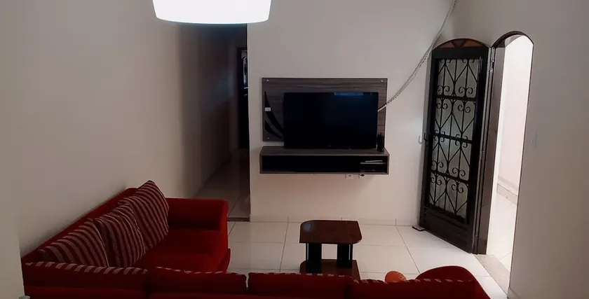 QUIET MASTER HOUSE - Image 1