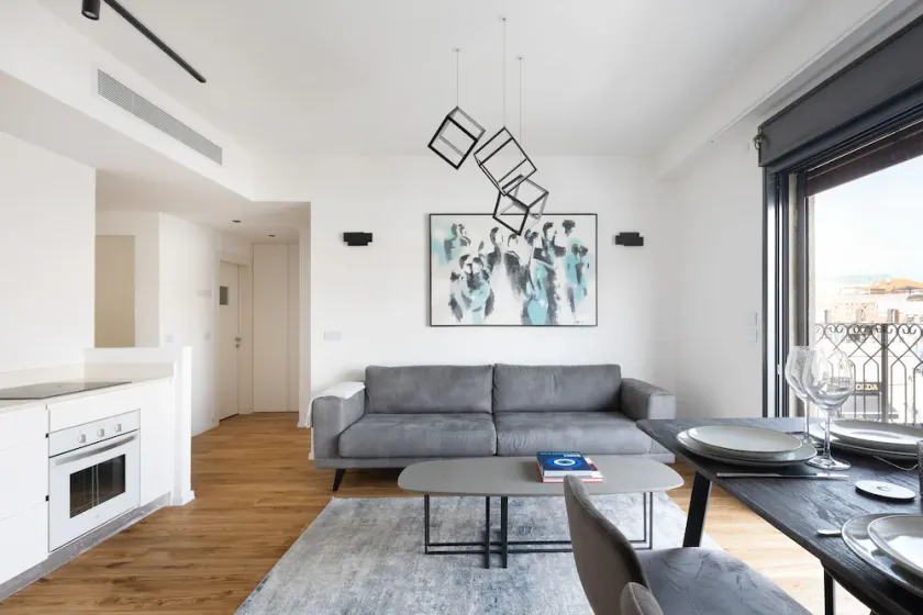 2 Bedrooms Prime Location in Yafo Fully Equipped - Image 1