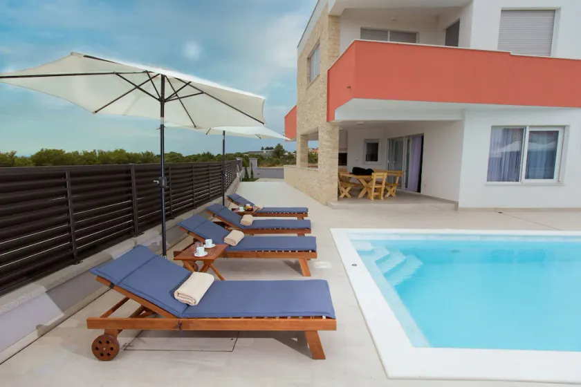 Luxury villa for 12 people, pool, sauna, whirlpool, tennis, golf, soccer field - Image 1