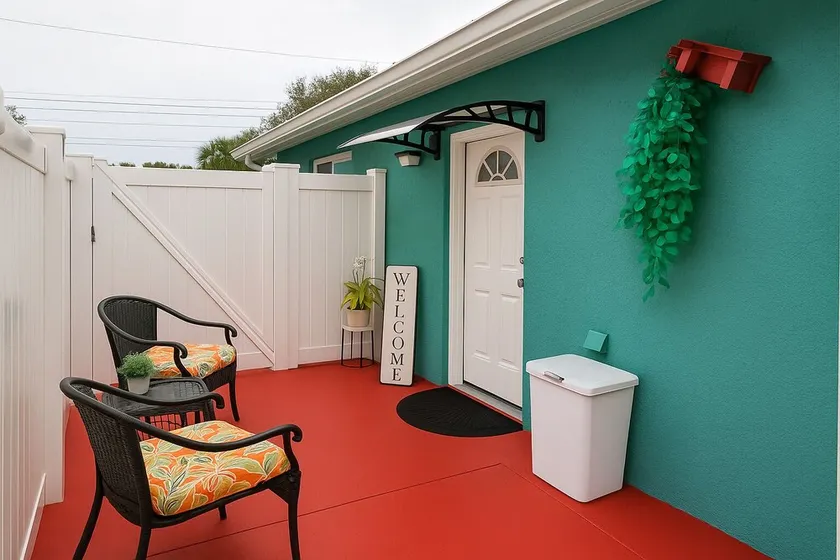 Green Castle Suite in Tampa - Image 1