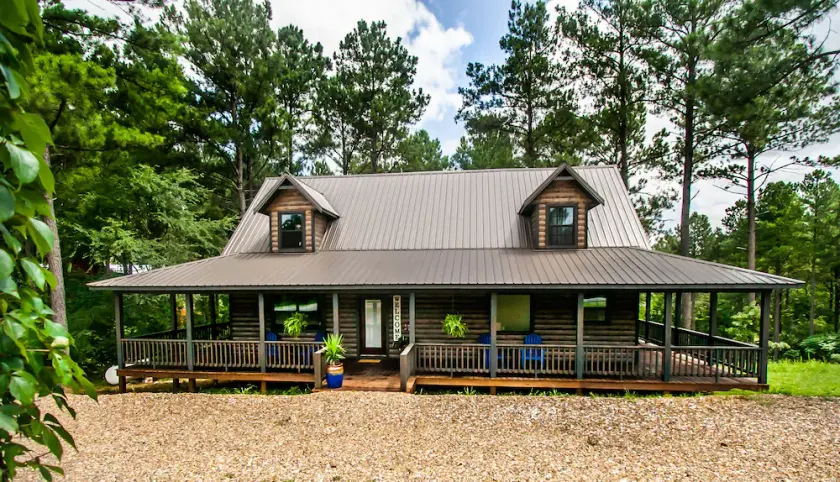 ALL THE THINGS! Luxury, prime location, tree house, and hot tub vibes - Image 1