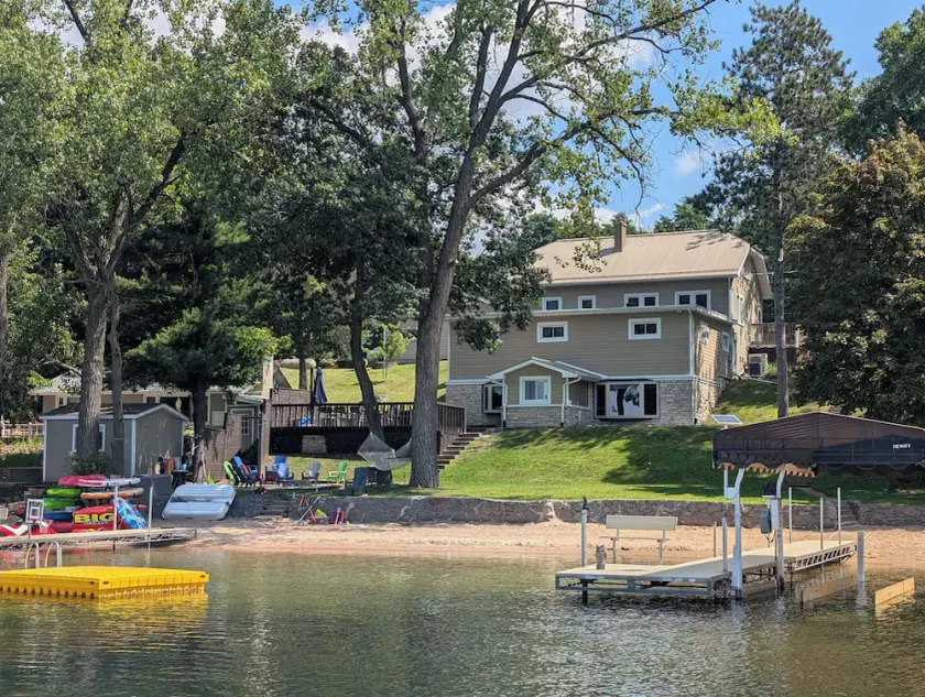 8 Schlafzimmer Lakehouse! Schlafmöglichkeiten für 21+ Perfekt für Familien und Gruppen! - Image 1