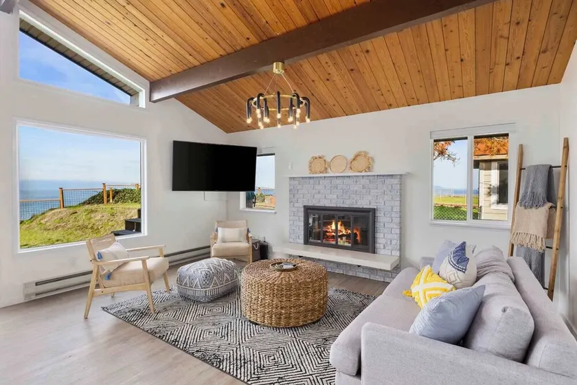Island Hideaway with Stunning Ocean Views - Image 1
