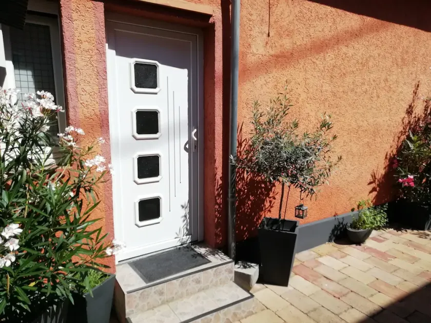 Gemütliche Ferienwohnung am schönen Hafen von Wiesbaden-Schierstein - Image 1