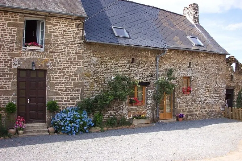 3 Bed Cottage - Sleeps 5 - Garden - Parking - Wifi - Image 1