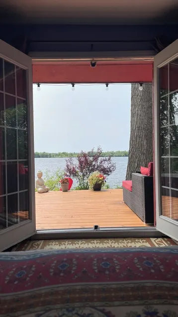 Prince Edward County-A Ferry Ride Away, 2 Bedroom Waterfront Cottage Rental. - Image 1