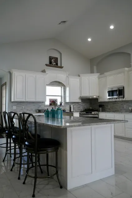 Clean and cozy farmhouse - Image 1