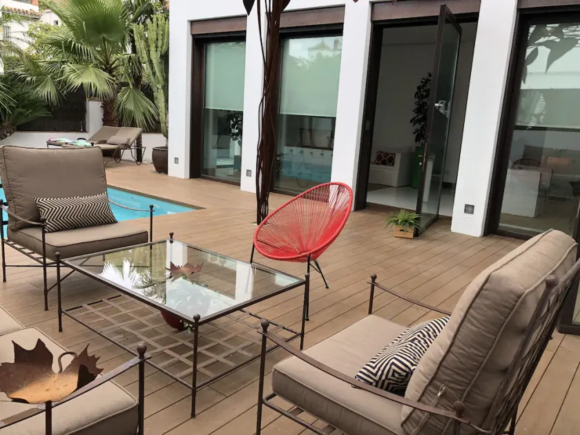 Villa de luxe dans le centre ville WIFI piscine, climatisation et parc gratuit - Image 1