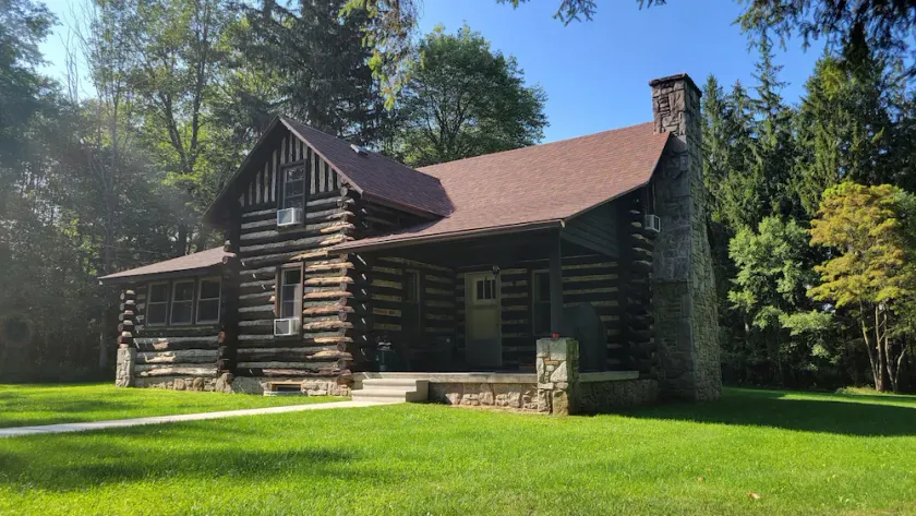 Remodeled Rustic Log Home on 5 acres, close to ATV park & Laurel Highlands.. - Image 1