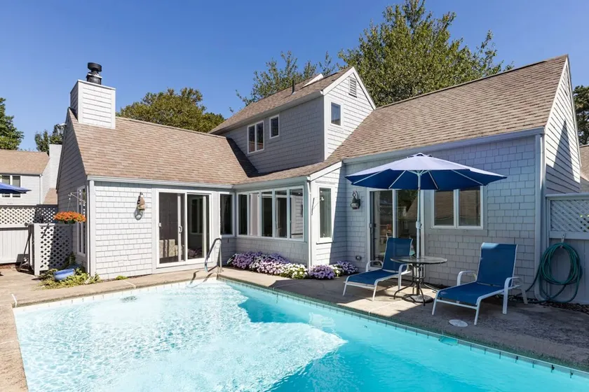 Pool Villas- 2 bedrooms, 2 baths, sleeps 4, heated pool, gas fireplace, grill - Image 1
