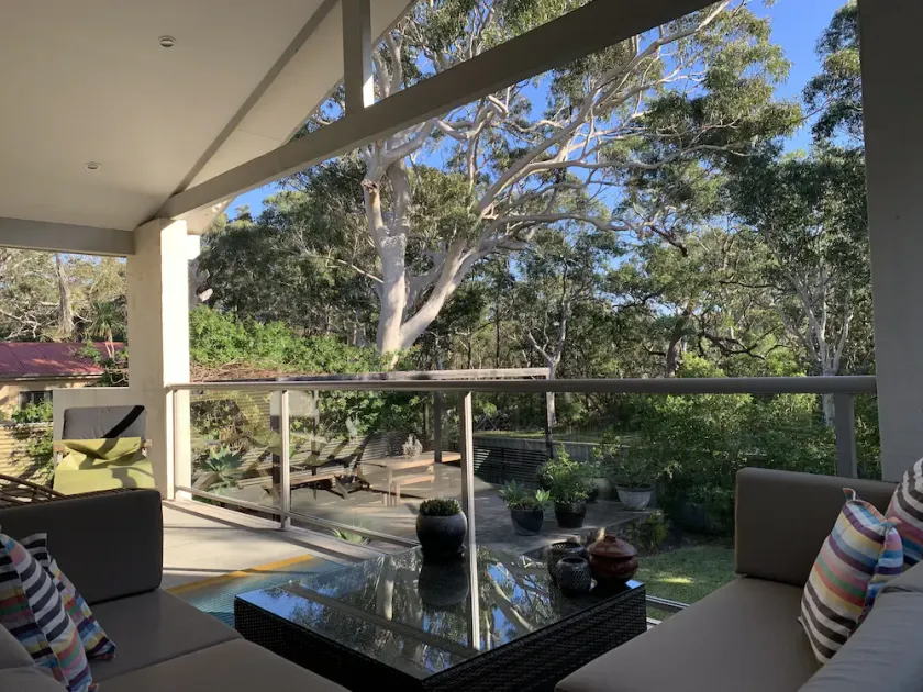 Tree & Sea - Stylish house, gorgeous bush views & short walk to beach - Image 1
