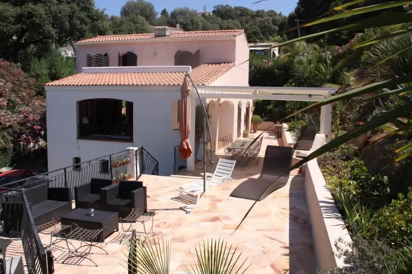 Seaside Villa (250 m) - Image 1