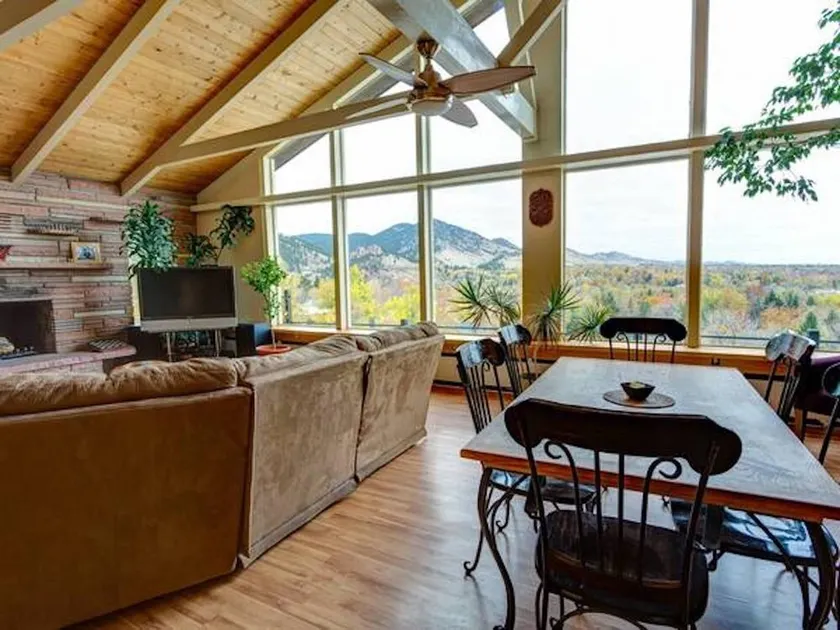 Luxury home in prime downtown location: views of the Rocky Mountains - Image 1