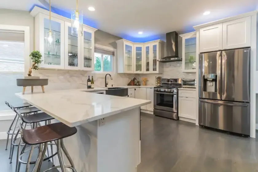 5 Star Epicurean Experience with Hip, Modern, Gazebo with BBQ Grill & Sleeps 14. - Image 1