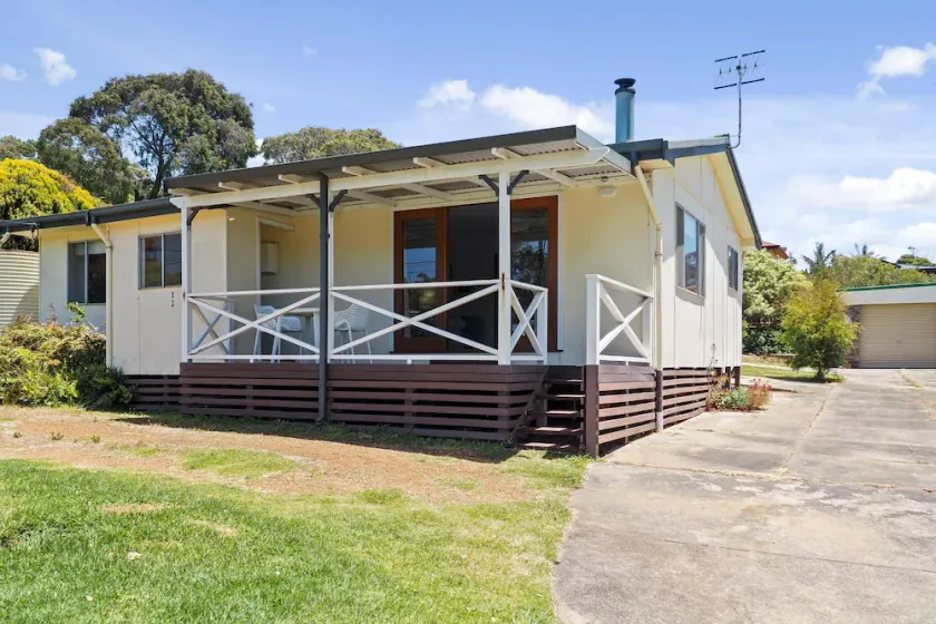 Hop Skip Cottage - Image 1