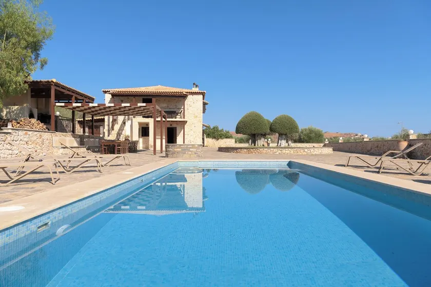 Nestor Villa, with Heated Pool & Absolute Privacy - Image 1