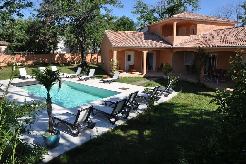 Colonial Villa 12 people - 300 m from the sea - Image 1
