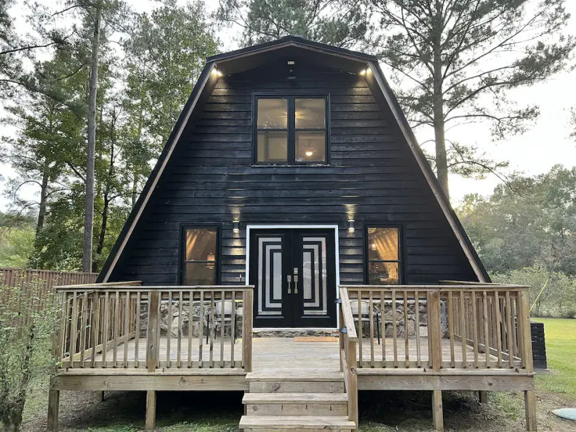 The Bama Gathering Place on Lake Tuscaloosa  - Image 1