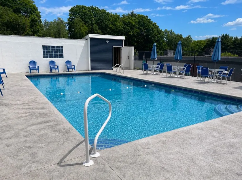 Gilford Perfect Getaway Pool, WIFI & Free Parking - Image 1