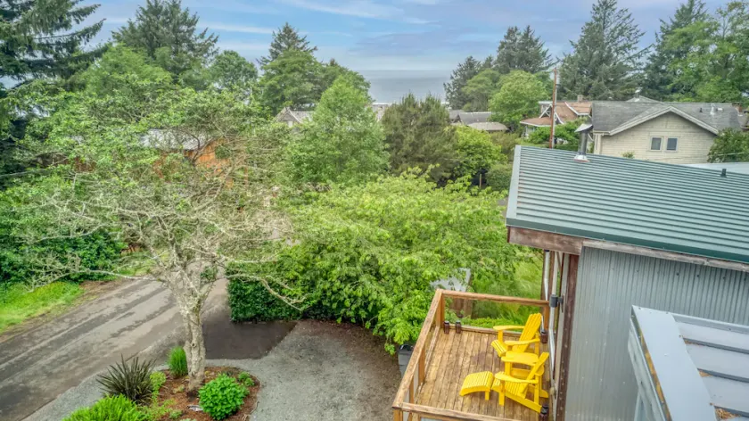 Artful Style, Lots of Light, Oceanview Great Room, Hot Tub and Dog Friendly! - Image 1