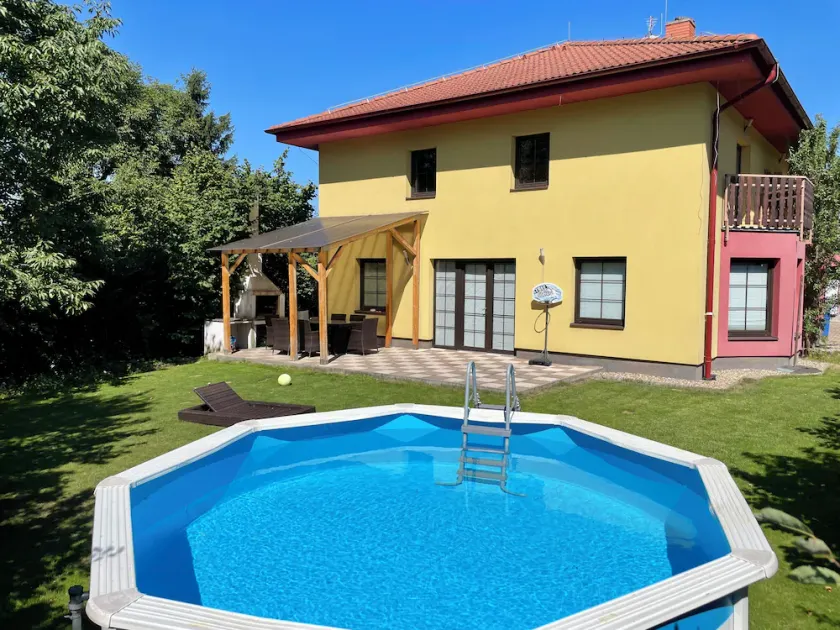 Luksus Villa kun 20 minutter fra centrum af Prag - Image 1