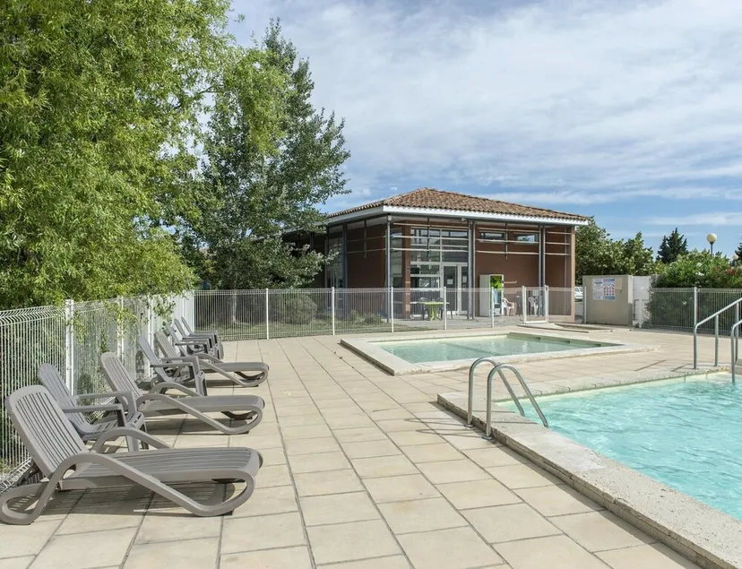 Country Stay for 6 in Provence Vineyards - Image 1