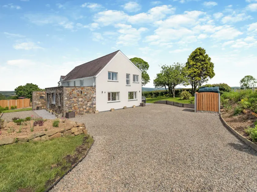Llwyncelyn Farmhouse - Image 1