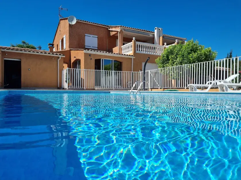 Seasonal rental of air-conditioned gîtes, swimming pool - Image 1