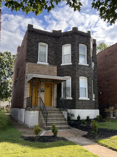 Vibrant 2 bedroom Home by the Hill - Image 1