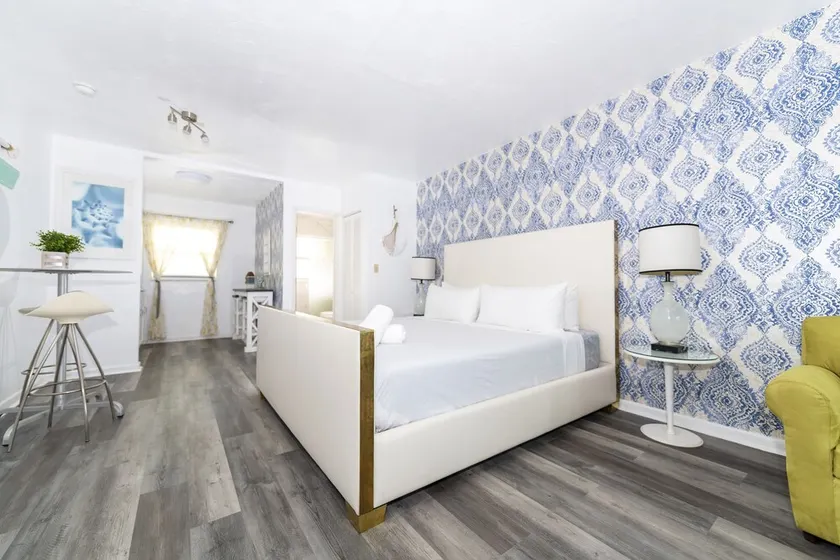 Sofi Beach Apartments - Image 1