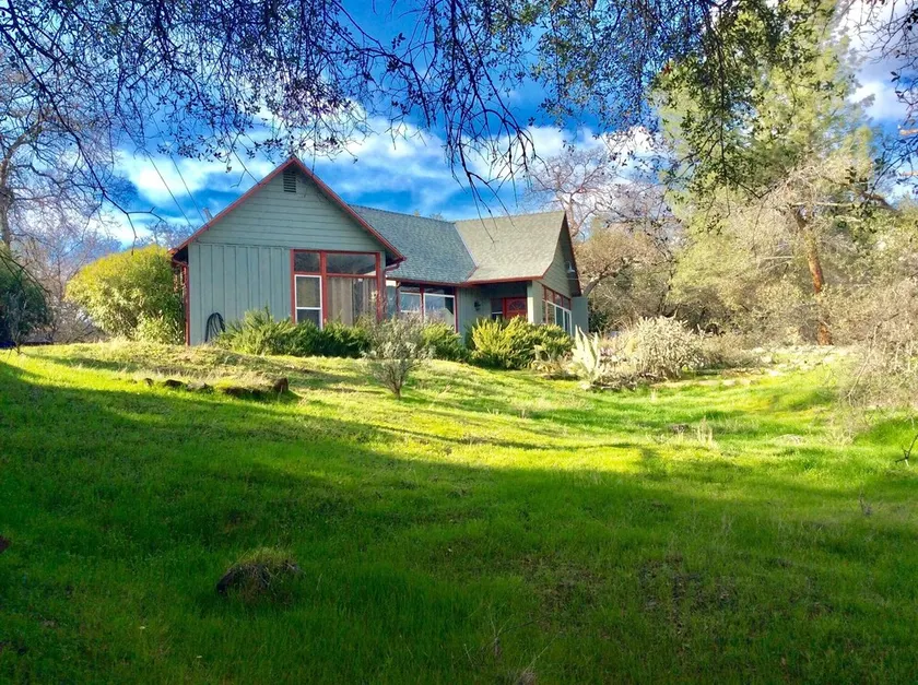Schicker 2B2b Bungalow mit Studio 3 Meilen zum Sequoia NP - Hundefreundlich! - Image 1