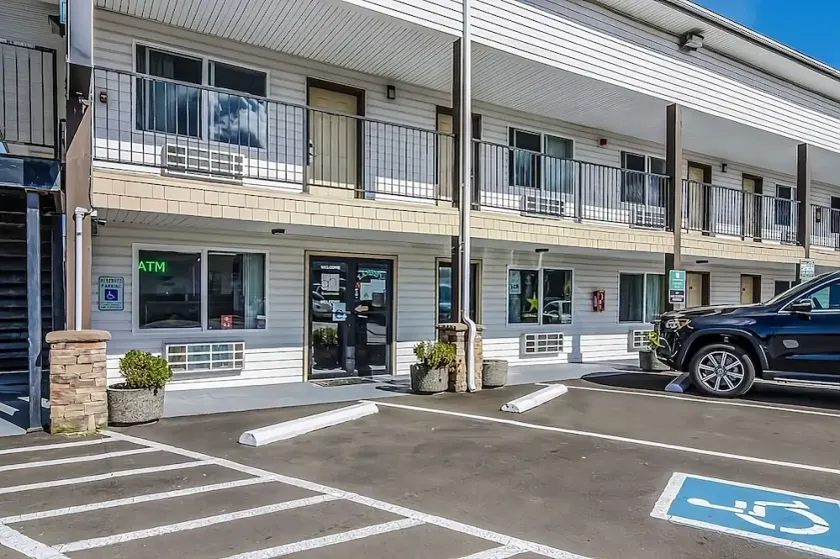 Relaxing Stay at GuestHouse Montesano, Free Breakfast, Free Parking! - Image 1